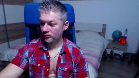 robbyshawz online show from December 20, 7:04 am