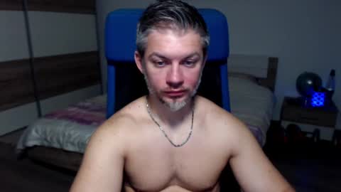 Snapshot of robbyshawz chatting on February 1, 9:11 am robbyshawz online show from February 1, 9:11 am