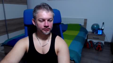 Snapshot of robbyshawz chatting on October 7, 6:53 am robbyshawz online show from October 7, 6:53 am