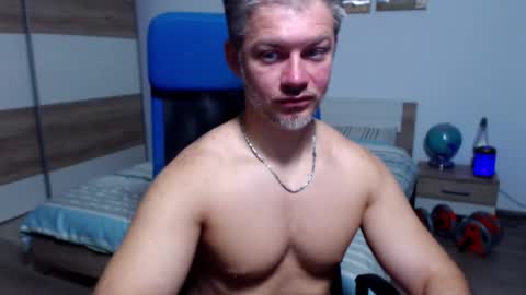 Snapshot of robbyshawz chatting on September 10, 6:25 am robbyshawz online show from September 10, 6:25 am