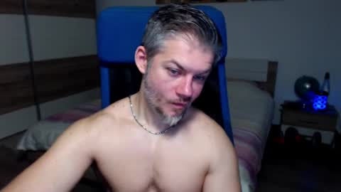 Snapshot of robbyshawz chatting on February 5, 5:30 am robbyshawz online show from February 5, 5:30 am