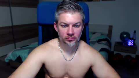 Snapshot of robbyshawz chatting on January 18, 10:28 am robbyshawz online show from January 18, 10:28 am
