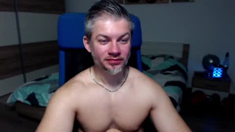 Snapshot of robbyshawz chatting on January 23, 5:56 am robbyshawz online show from January 23, 5:56 am