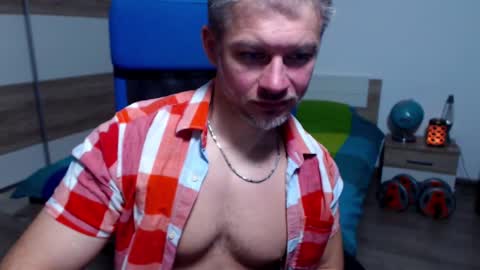 Snapshot of robbyshawz chatting on October 5, 7:17 am robbyshawz online show from October 5, 7:17 am