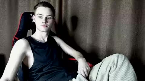 robert10211 online show from March 28, 11:06 pm