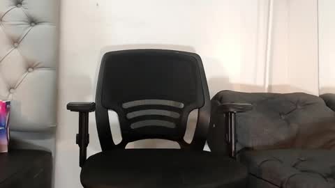 robert_kingg online show from May 15, 11:23 pm