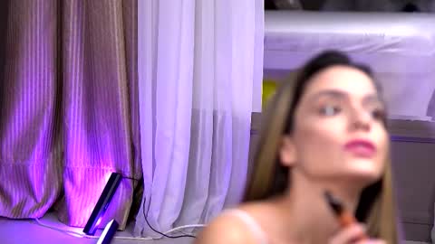 Roberta online show from November 13, 11:02 am