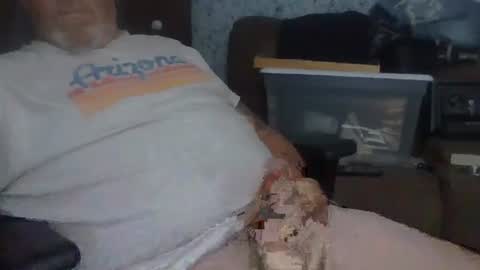 Snapshot of robglide chatting on October 4, 2:37 pm robglide online show from October 4, 2:37 pm
