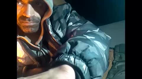 Snapshot of robincom23 chatting on February 25, 11:54 am R online show from February 25, 11:54 am