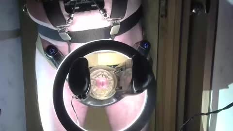 Robodickmilker online show from November 18, 5:10 am