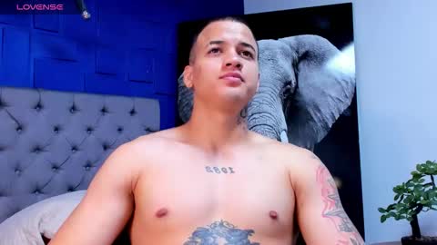 rocco_santos online show from September 12, 6:04 am