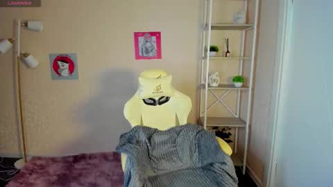 Snapshot of rockett_bunny chatting on September 25, 12:06 am Rockett online show from September 25, 12:06 am