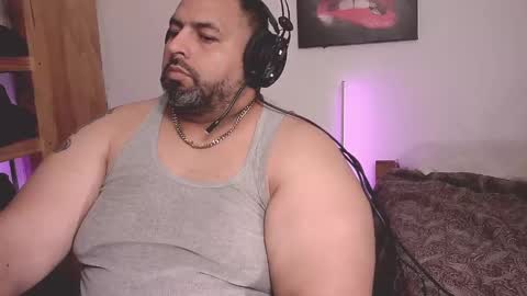 Snapshot of rodrixxx54 chatting on October 14, 2:14 am rodrixxx54 online show from October 14, 2:14 am