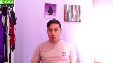 Thiago independent model online show from February 20, 7:05 pm