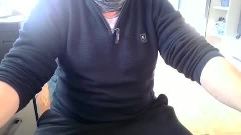 Snapshot of rolandloser1000 chatting on February 23, 2:04 pm rolandloser1000 online show from February 23, 2:04 pm