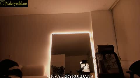 Valery Roldans online show from December 3, 3:18 am