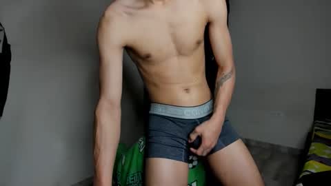 rolling_05 online show from March 24, 6:58 pm