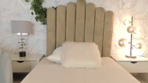 Snapshot of roma_love_ chatting on January 16, 11:48 am online show from January 16, 11:48 am