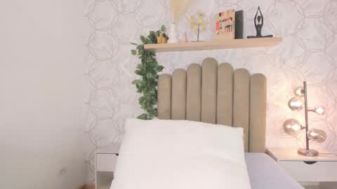 Snapshot of roma_love_ chatting on September 20, 11:35 am online show from September 20, 11:35 am