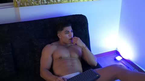 romano_kentt12 online show from February 25, 3:10 am