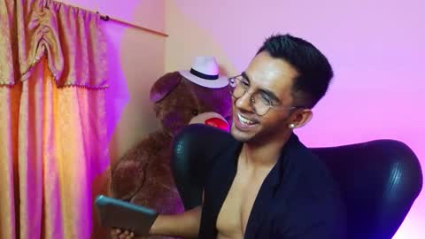 Roman online show from February 11, 4:56 pm