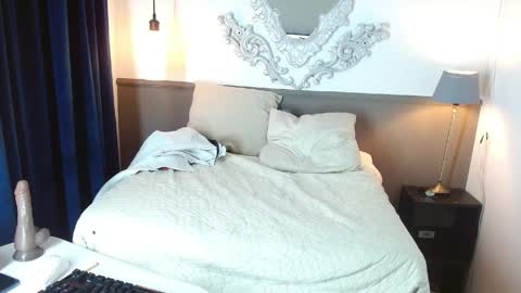 ROMEO online show from April 11, 7:40 pm