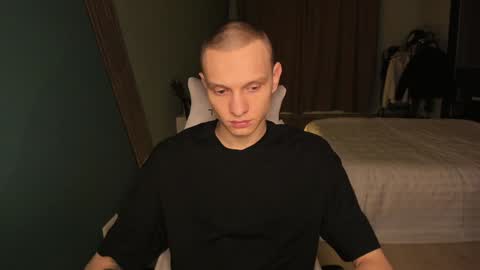 Snapshot of romeo_mercy chatting on January 24, 11:23 pm Romeo online show from January 24, 11:23 pm