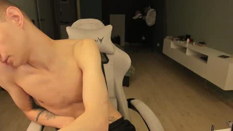 Snapshot of romeo_mercy chatting on February 25, 2:26 pm Romeo online show from February 25, 2:26 pm