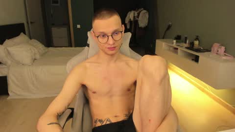 Snapshot of romeo_mercy chatting on February 9, 4:36 am Romeo online show from February 9, 4:36 am