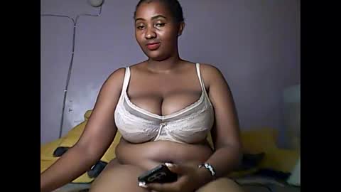 Romina 26 online show from May 6, 9:21 pm