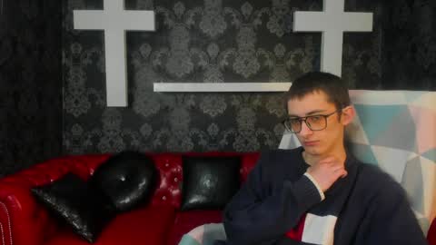 ronbevs online show from April 8, 8:45 pm