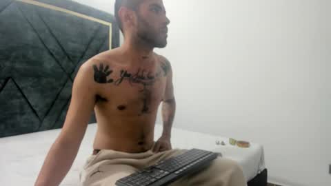 rony99912 online show from December 2, 7:01 pm