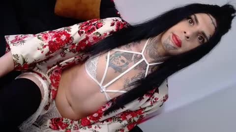 Snapshot of room911 chatting on October 2, 1:10 pm herreraisa offical online show from October 2, 1:10 pm