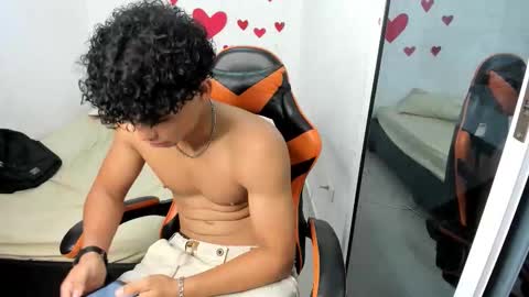 rory_peters_ online show from March 1, 7:51 pm