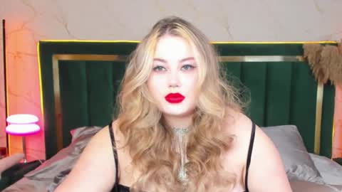 Chloe online show from February 7, 6:11 pm