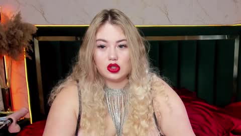 Chloe online show from February 11, 7:02 am