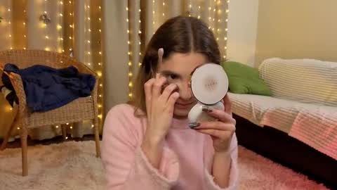 Kylie online show from February 18, 5:35 pm