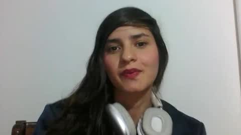 rosasvioletas online show from November 11, 11:51 pm