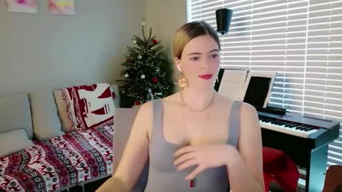 rose77782 online show from December 19, 1:17 pm