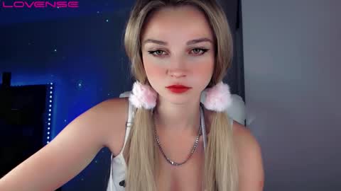 Snapshot of rose__luck chatting on September 30, 5:01 pm rose__luck online show from September 30, 5:01 pm
