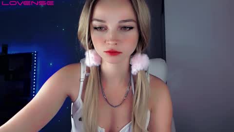 Snapshot of rose__luck chatting on September 25, 9:00 pm rose__luck online show from September 25, 9:00 pm