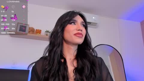 Rose Saenz online show from February 1, 1:02 am