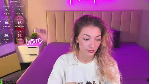 Kimberlly online show from July 12, 11:30 pm