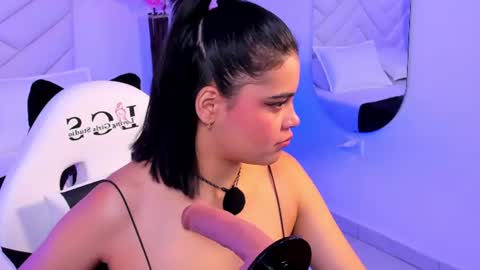 rose_jener06 online show from July 15, 11:20 pm