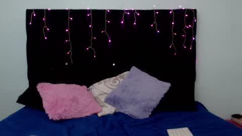 Snapshot of rose_smiley1 chatting on March 12, 4:41 am Rose online show from March 12, 4:41 am