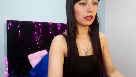 Snapshot of rose_smiley1 chatting on February 18, 3:42 am Rose online show from February 18, 3:42 am