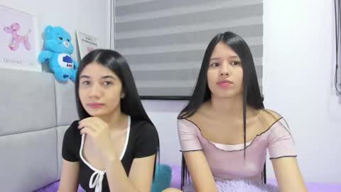 Snapshot of roseandmiah chatting on September 22, 7:23 am Rose y Miah online show from September 22, 7:23 am