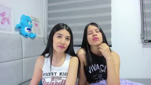 Snapshot of roseandmiah chatting on October 9, 3:34 am Rose y Miah online show from October 9, 3:34 am