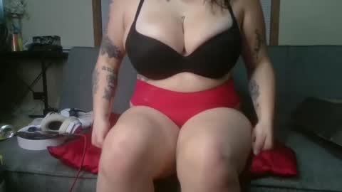 Snapshot of rosebbyxx chatting on October 4, 6:22 am rosebbyxx online show from October 4, 6:22 am