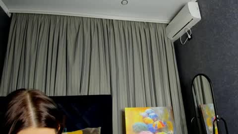 Snapshot of roseblanche2k chatting on December 14, 2:22 am Florin online show from December 14, 2:22 am